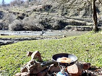 Lunch aan rivier