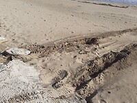 Leuk op het strand rijden, maar vastzitten is minder pret.