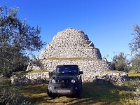 Geparkeerd voor reuze trullo Pagghiarone