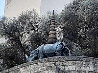 Neushoorn kunstwerk Dali