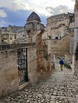 Laurens op de zovele trappen in Sassi di Matera