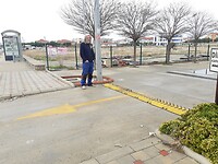 Uitgang shoppingcentrum. Opgepast!