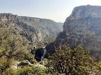 Diepe kloof na afdaling