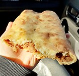 Typisch brood gevuld met rode bonen