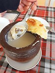 Khinkali vleesvulling in zure roomsaus
