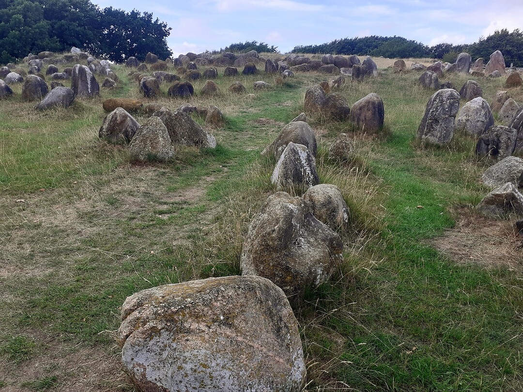 Hoe hoger hoe ouder de graven