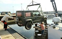 Jimny op de boot krijgen