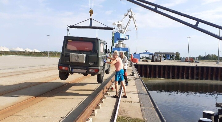 Jimny op de boot?