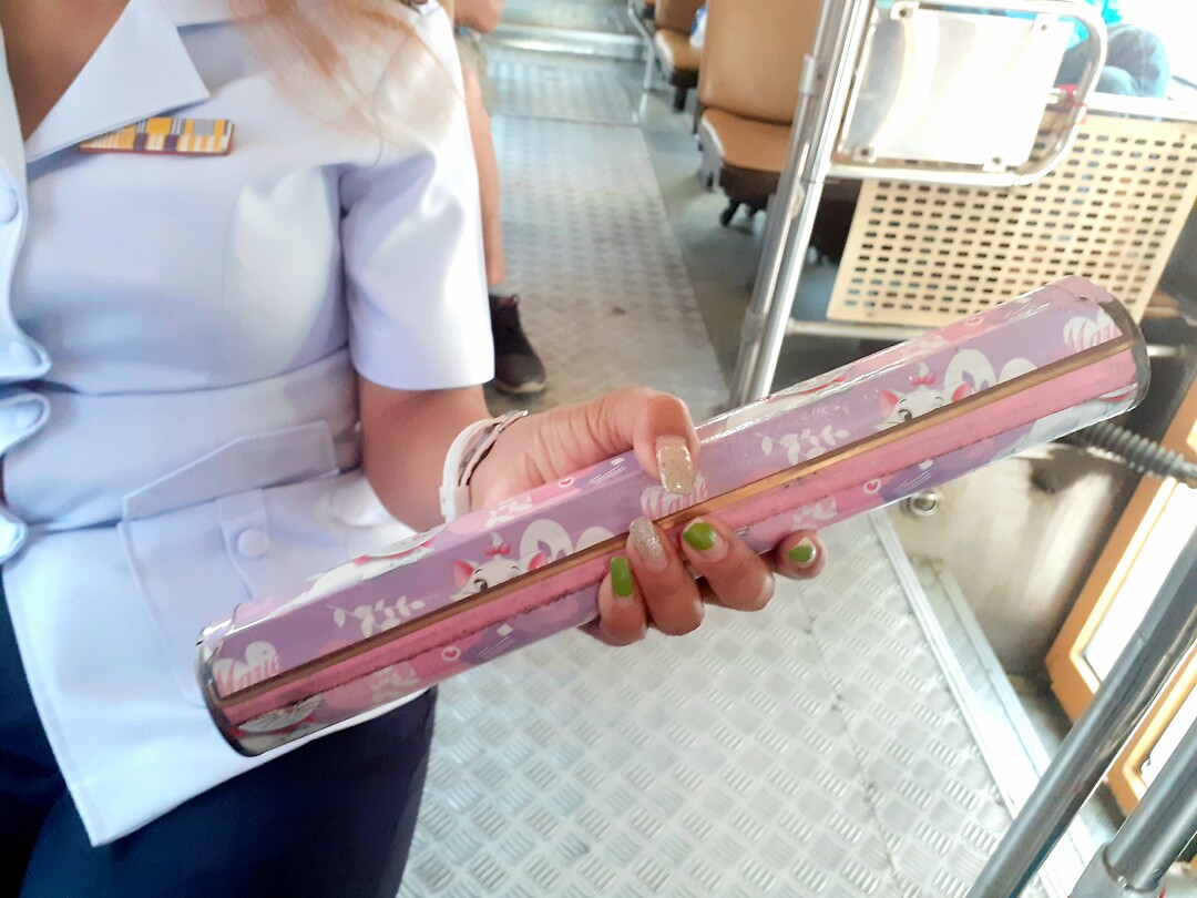Metalen koker op bus 