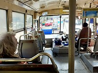 Toch leuk de goedkoopste bussen met ramen open