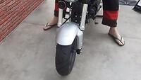 Laurens op de Honda Dax