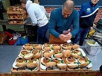Weer een serie hamburgers klaar