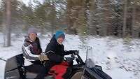 Wij tweetjes op de sneeuwscooter