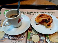 Lekkere expresso en Pastel de nata aan €1,20