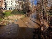 Hoe zit het met het waterpeil van de rivier?