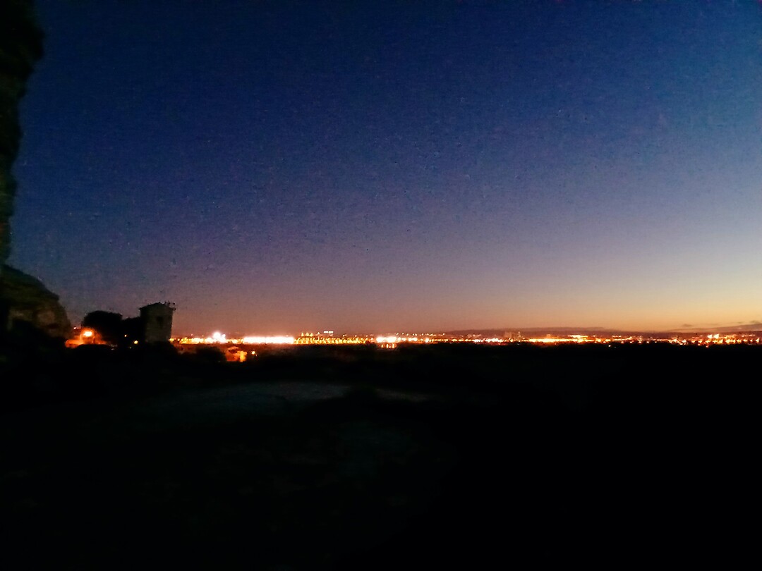 Avond valt in Zaragoza