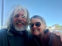 Cecilia, de CRF eigenares is heel blij met Laurens zijn hulp