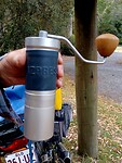 Andere moto-rijder heeft zelfs een koffiegrinder!