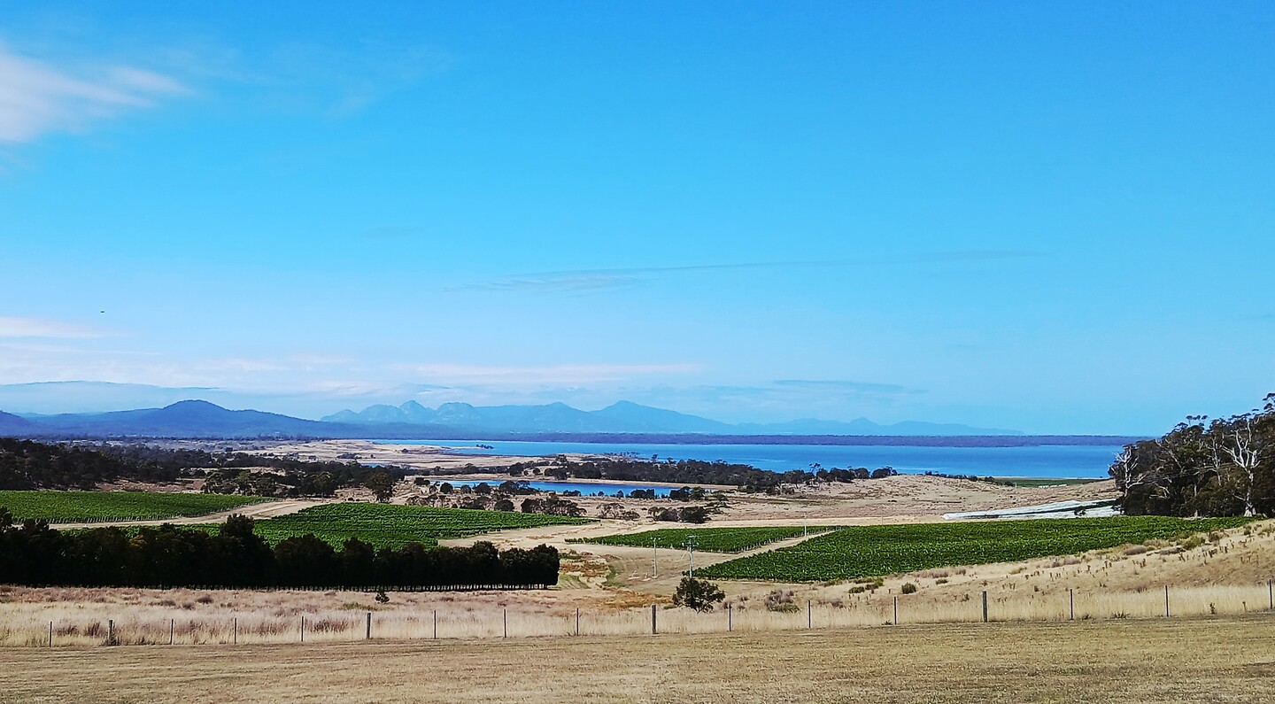 Devil's Corner Scenic Farm Lookout