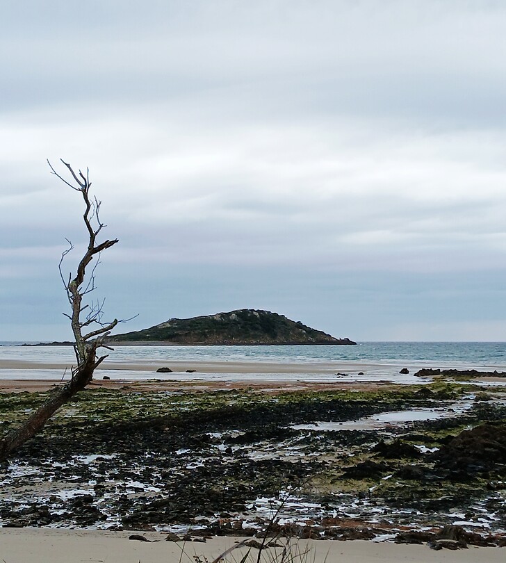 Tomahawk Beach