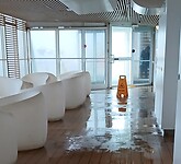 Delen op de ferry afgesloten wegens wateroverlast vanwege de regen