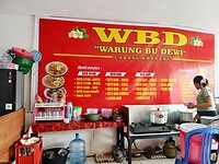 Lokaal eetzaak (warung) gespecialiseerd in soto's