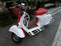Klassieke Vespa van de Italiaanse fabrikant Piaggio