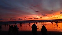 Fascinerende zonsondergang in vuur en vlamt