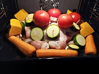 Laurens heeft een heerlijke lams-ovenschotel in elkaar gestoken