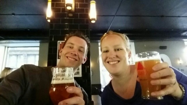 Aan het bier