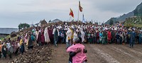 De zeer hartelijke ontvangst bij de school
