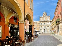 Koffiepauze bij het Plaza Roma
