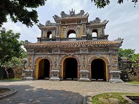 Kings residents gate Royal Palace Hue
