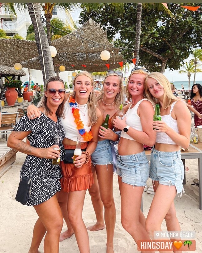 Met wat lieve meisjes/collega's @kingsday