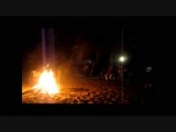 Djembé muziek, dans en kampvuur op het strand
