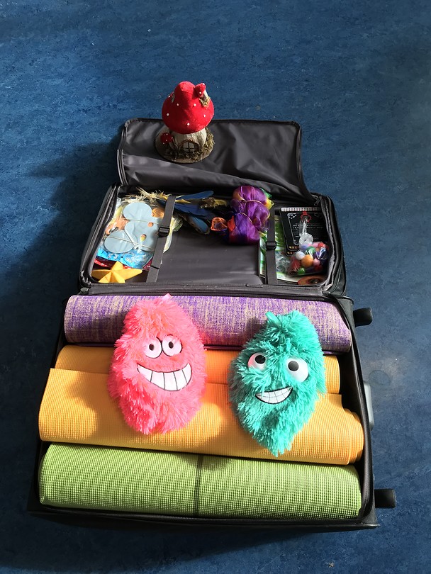 KIDS YOGA SUITCASE✨