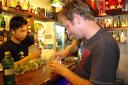 Effe helpen om een Mojito te maken
