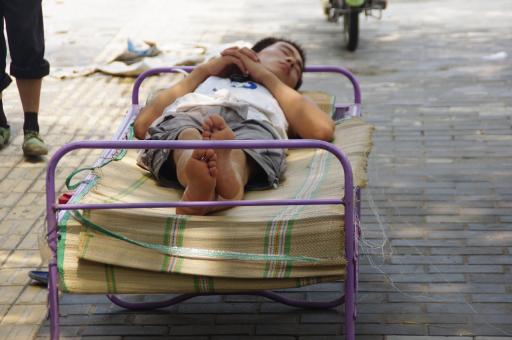 Man doet tukkie op straat
