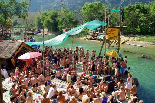 Tubing = Vang Vieng