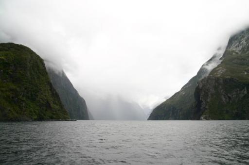 mist tussen de fjorden