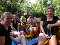 Met de boot in de jungle