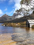 Dove Lake met boatshed