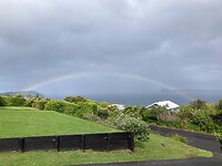 Een mooie regenboog vanaf Mount Paku