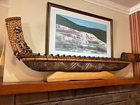Mooi houtsnijwerk van een Maori boot