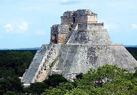 mx_uxm_piramide_b