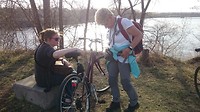Claire erbij op het eiland