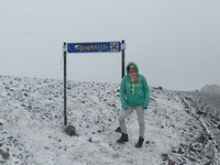 Monique bord en sneeuw