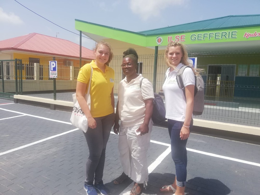 Samen met collega en medestagiaire