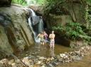 Even afkoelen bij de waterval