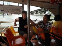 Met gids Iris sjeesen door Bangkok